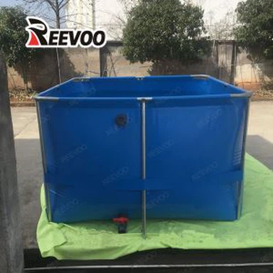 Carré de réservoir de ferme piscicole bleue